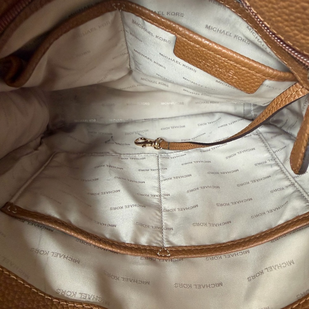 Michael Kors Boho Quiet Luxury Sullivan Leather Crossbody Luggage Brown (GUC) - Picture 11 of 15